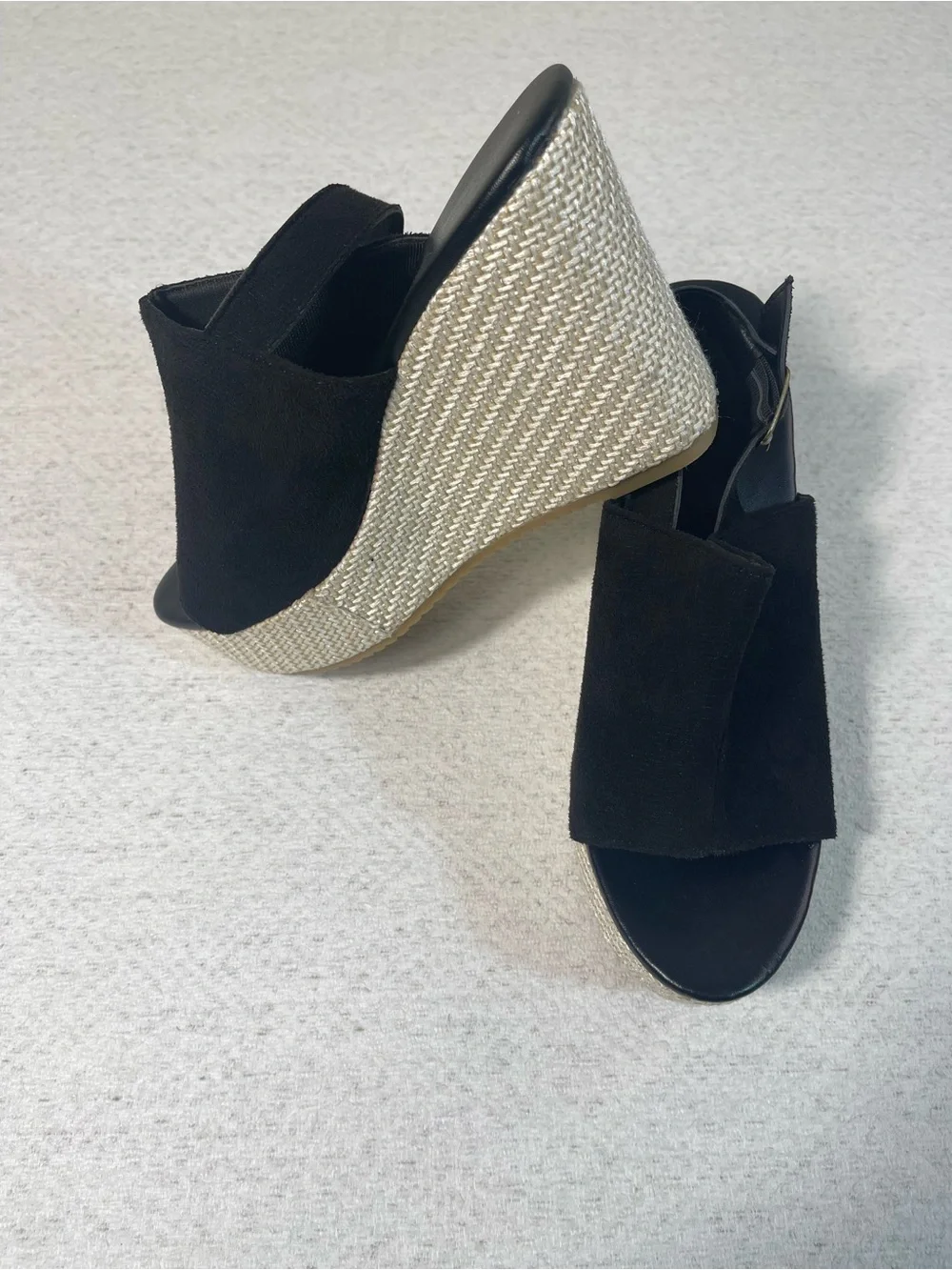Women’s Black Suede Wedge Shoes Lightweight Ankle Strap Buckle, Sz8.5. SKU#0413